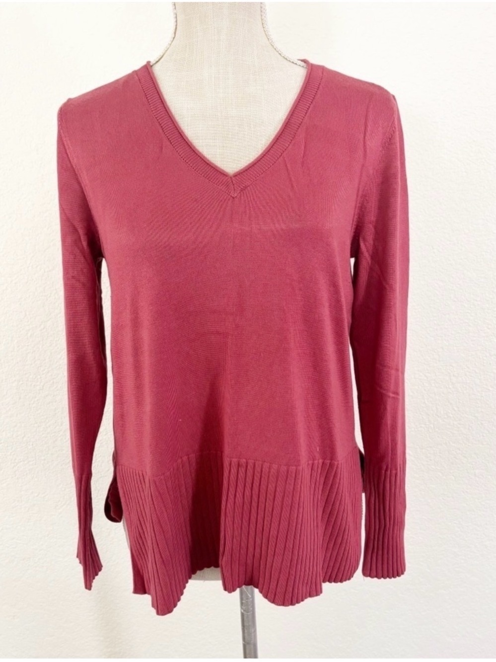 Cable and  Gauge V-Neck Rib-Hem Sweater - Dusty Rose
